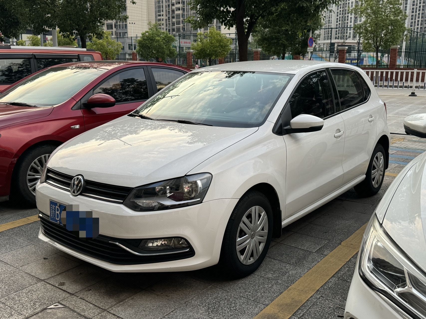 Volkswagen Polo 2017 Volkswagen Polo 2017 car image