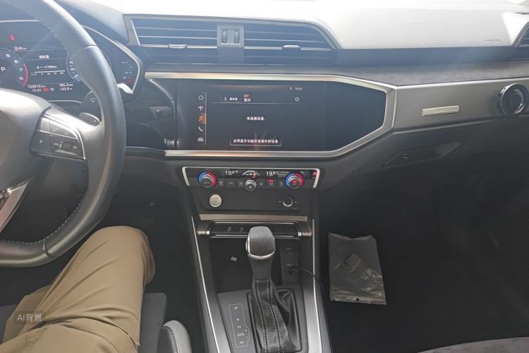 Audi Q3 2019 #15 Audi Q3 2019 car image #15