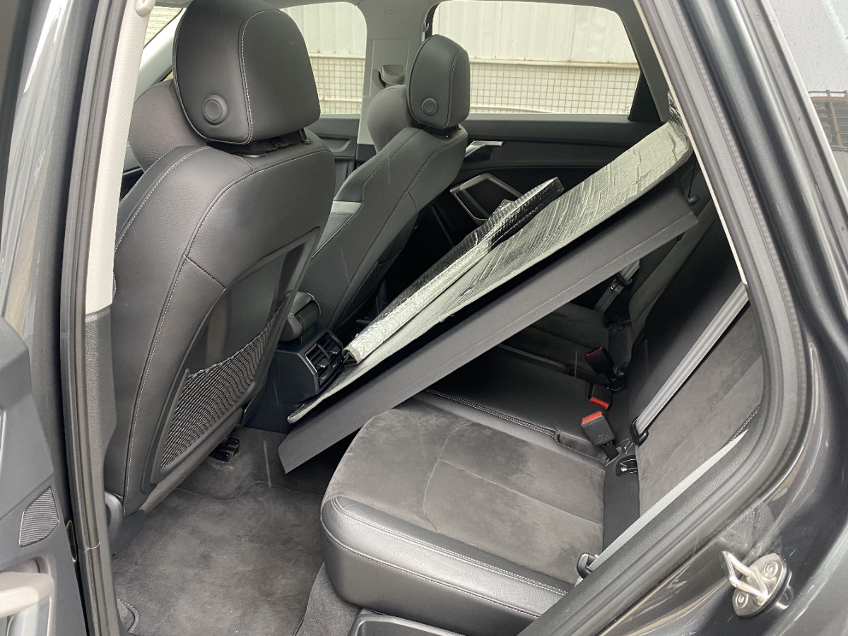 Audi Q3 2021 car image #4