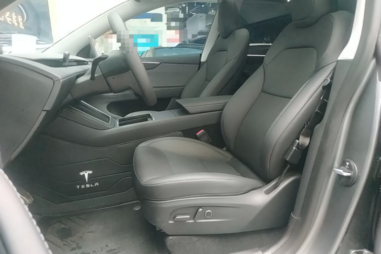 Tesla Model Y 2025 car image #15