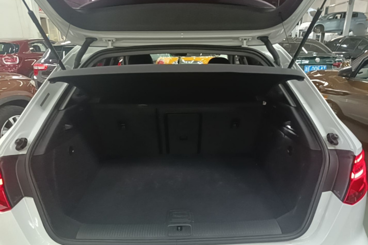 Audi A3 2018 car image #22