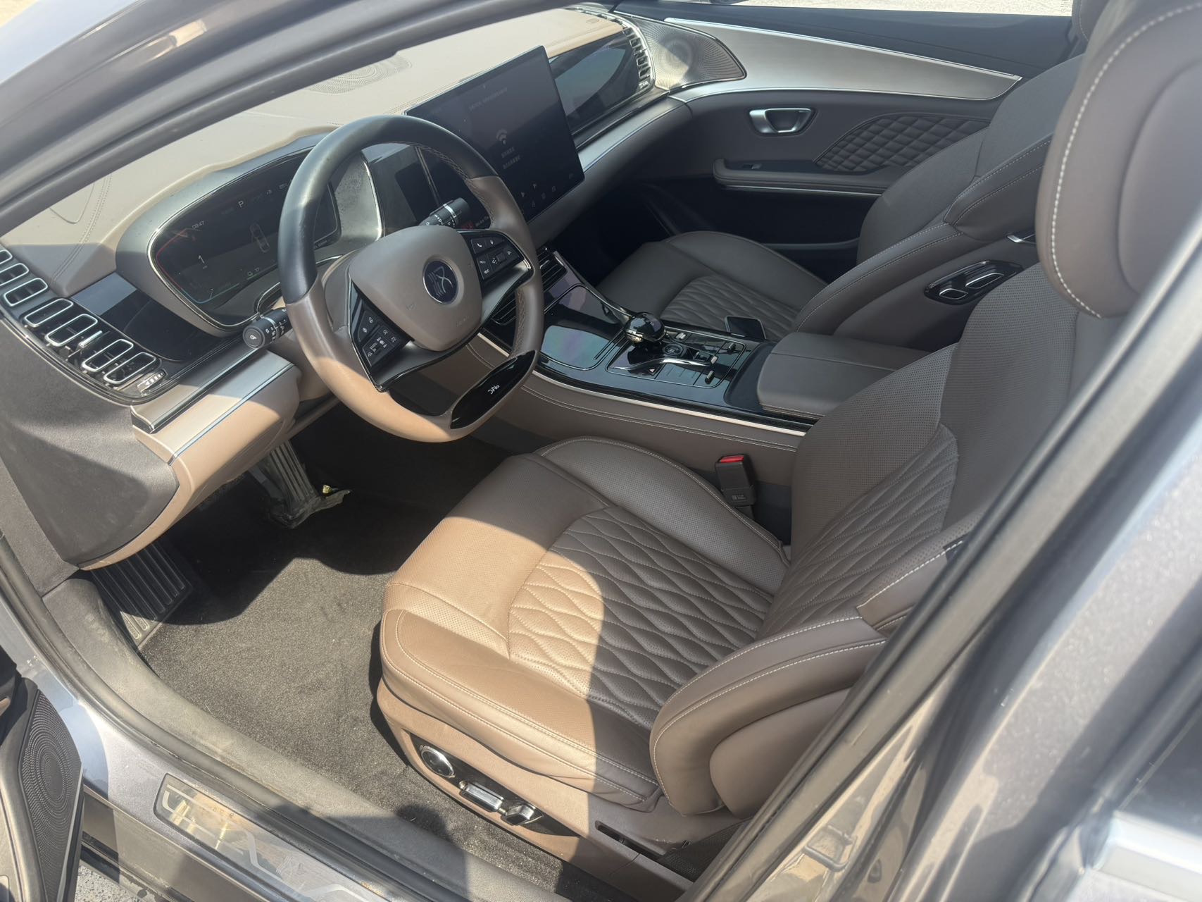 BYD Han 2023 car image #4
