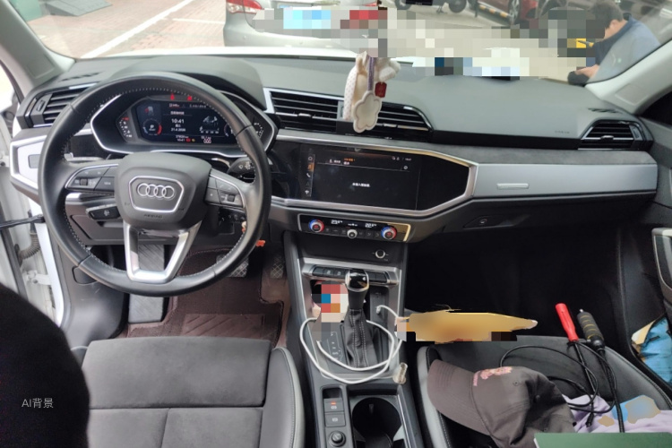 Audi Q3 2021 car image #11