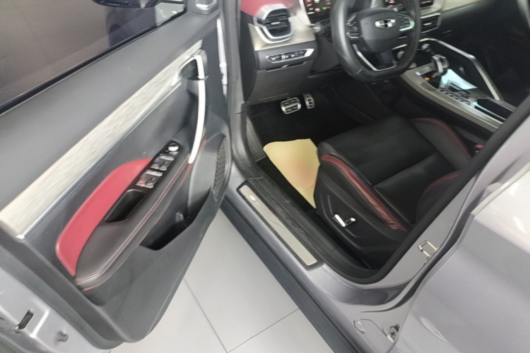 GEELY Coolray 2019 car image #12