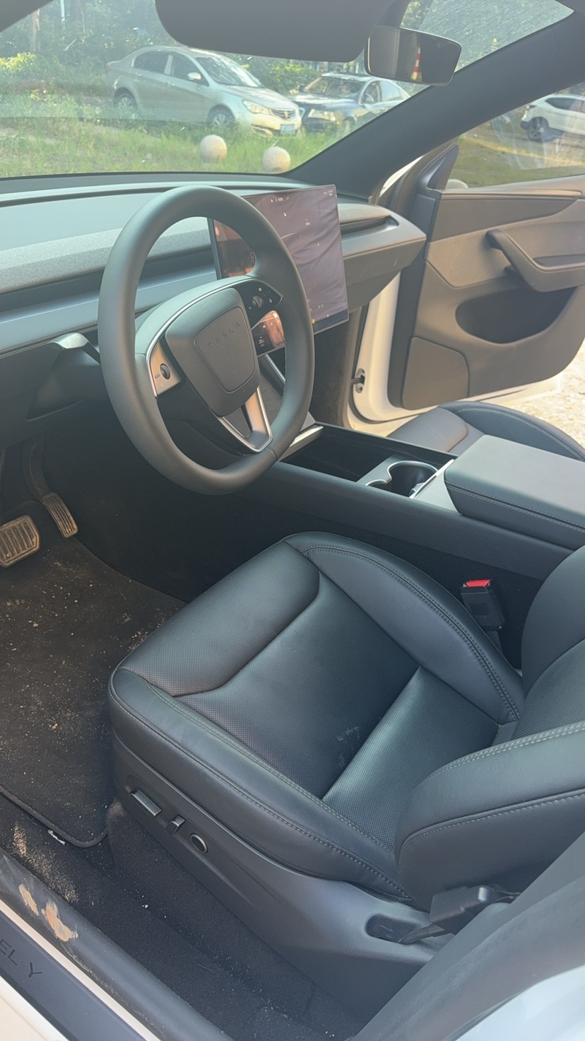 Tesla Model Y 2026 #3 Tesla Model Y 2026 car image #3