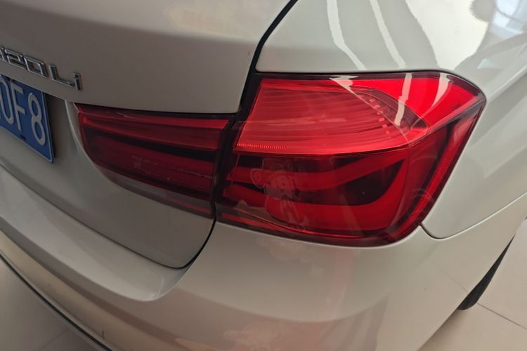 BMW 3 Series 2019 #8 BMW 3 Series 2019 immagine di auto #8