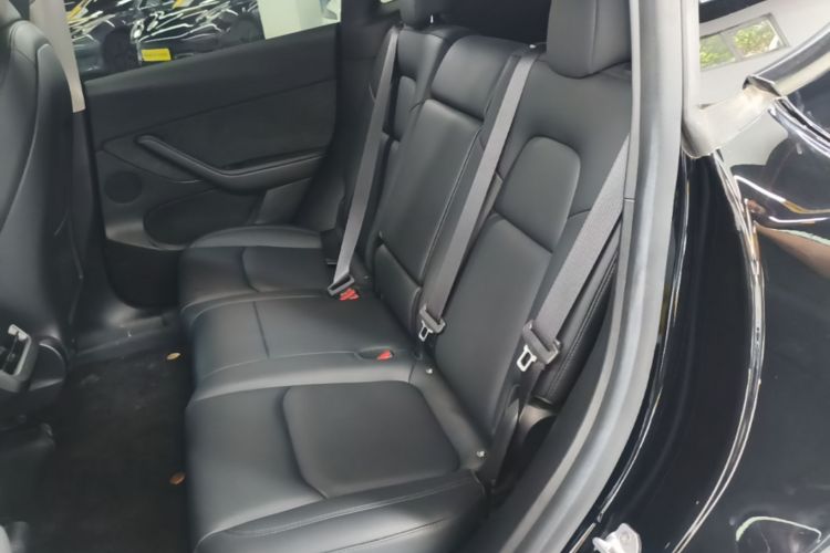 Tesla Model Y 2023 #17 Tesla Model Y 2023 car image #17