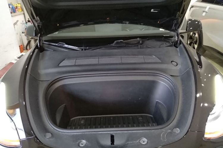 Tesla Model Y 2024 car image #22
