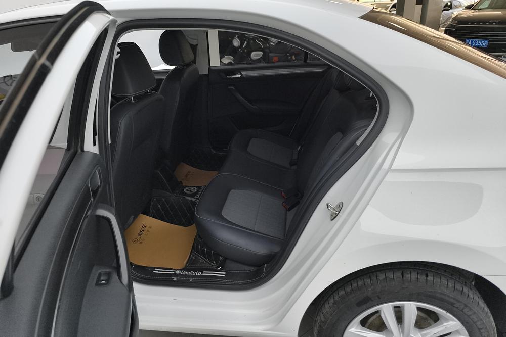 Volkswagen Santana 2017 car image #15