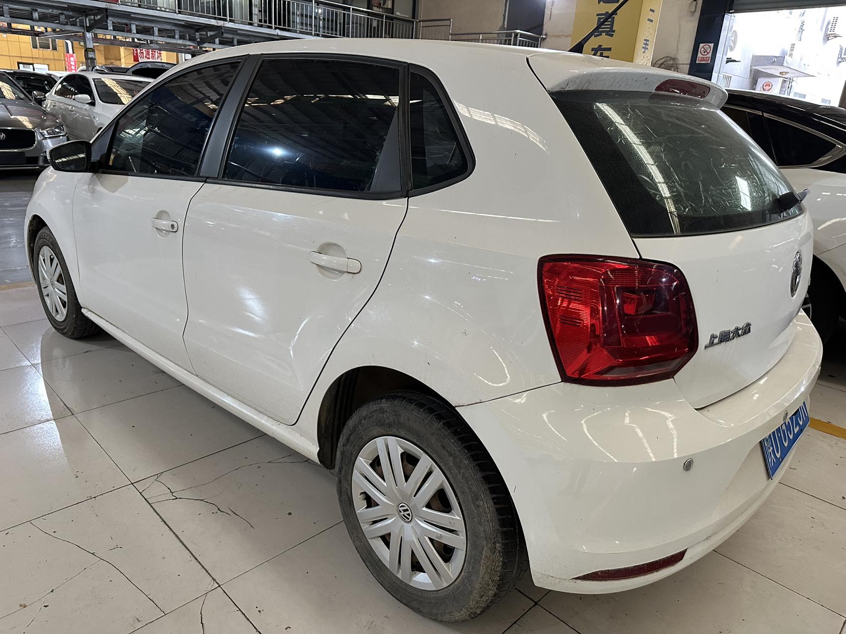 Volkswagen Polo 2015 car image #6
