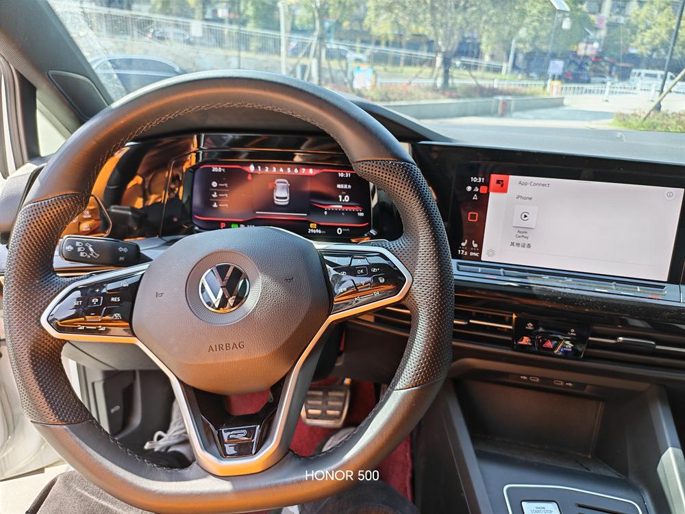 Volkswagen Golf 2023 car image #12