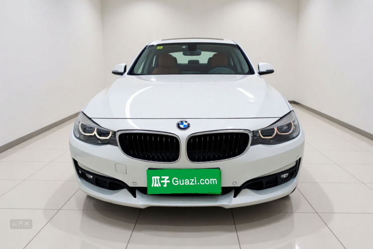 BMW 3 Series GT 2019 immagine di auto #3