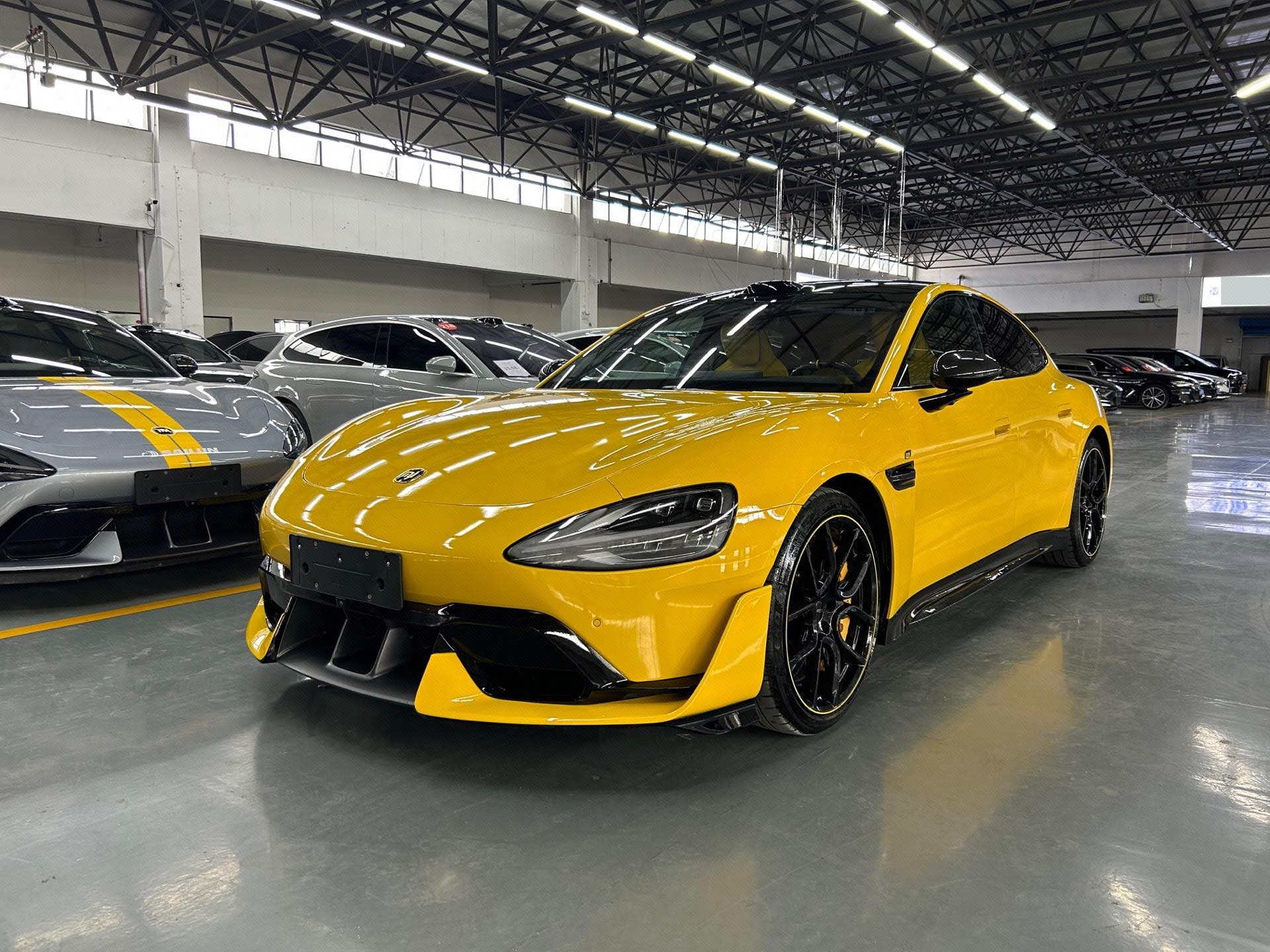 MI SU7 Ultra 2025 car image 