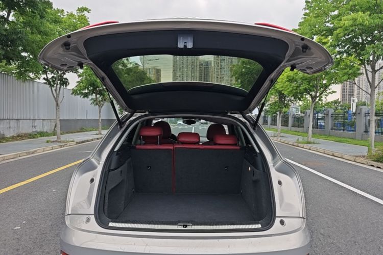 Audi Q3 2015 car image #19