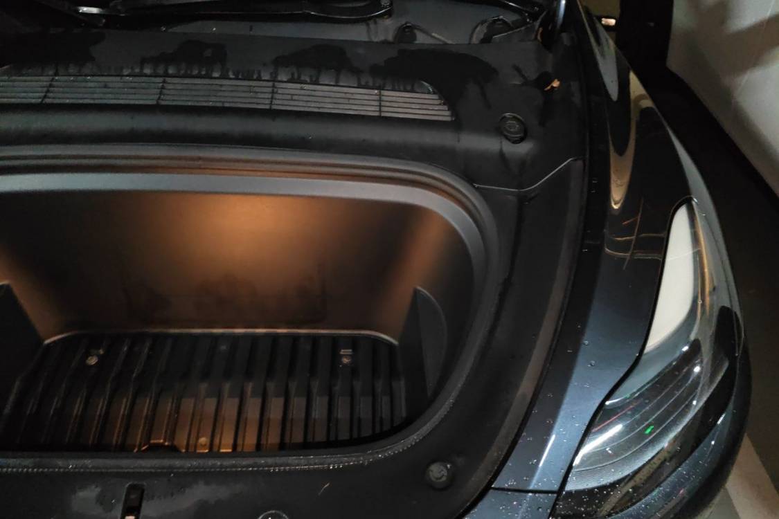 Tesla Model Y 2024 car image #12