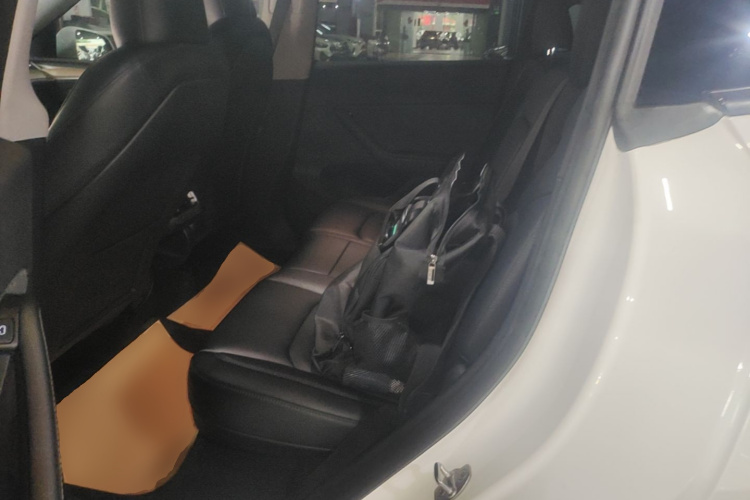 Tesla Model Y 2023 #13 Tesla Model Y 2023 car image #13