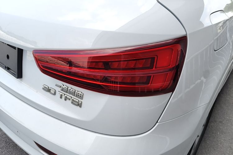 Audi Q3 2019 #8 Audi Q3 2019 car image #8