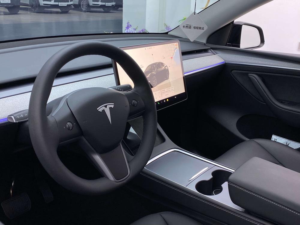 Tesla Model Y 2024 car image #22
