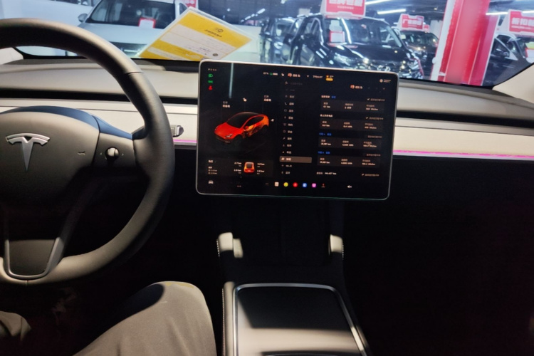 Tesla Model Y 2024 #10 Tesla Model Y 2024 car image #10