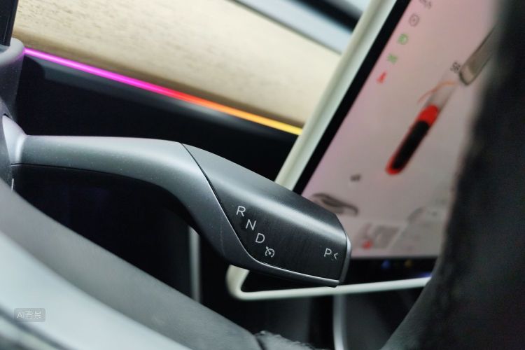 Tesla Model 3 2020 car image #16
