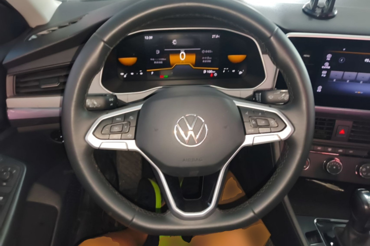 Volkswagen Bora 2024 car image #11