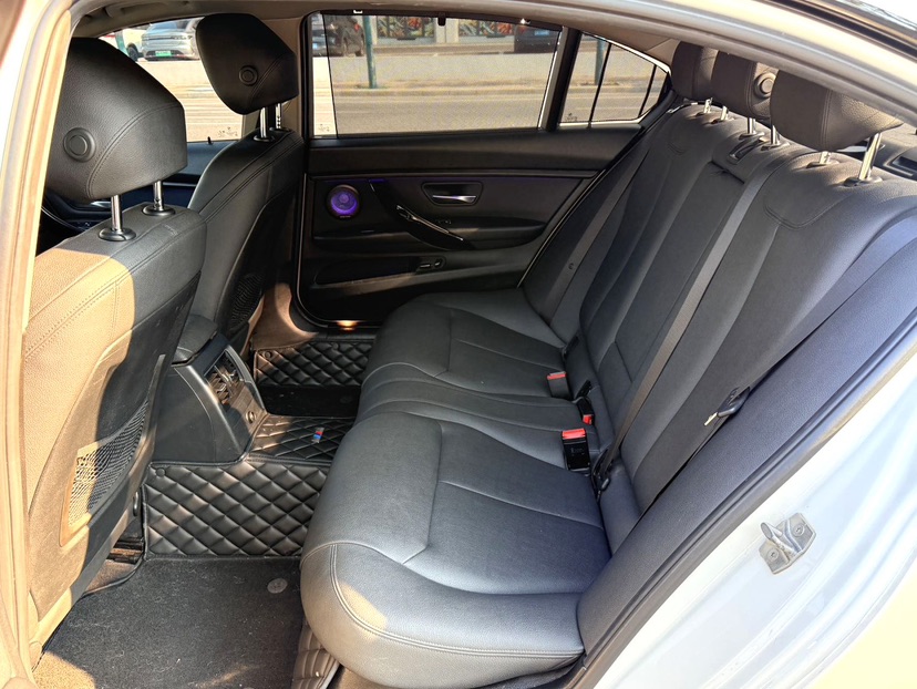BMW 3 Series 2018 #6 BMW 3 Series 2018 car image #6