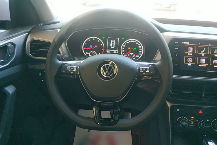 Volkswagen T-Cross 2021 car image #21