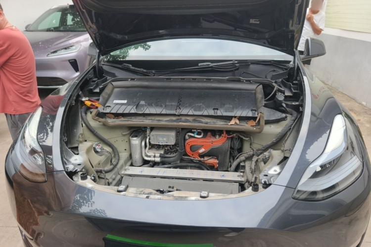 Tesla Model Y 2024 car image #20