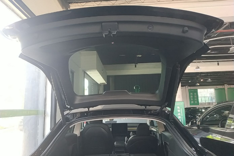 Tesla Model Y 2022 #19 Tesla Model Y 2022 car image #19