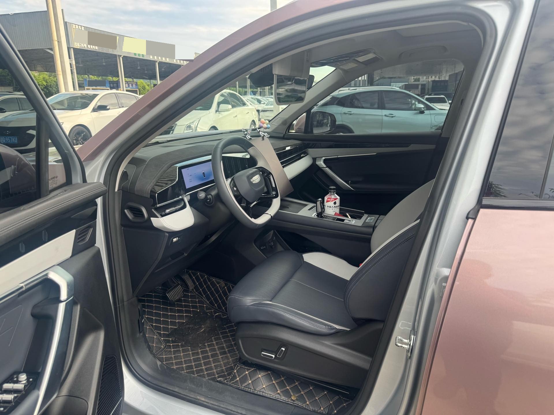 GEELY Boyue L 2024 car image #3