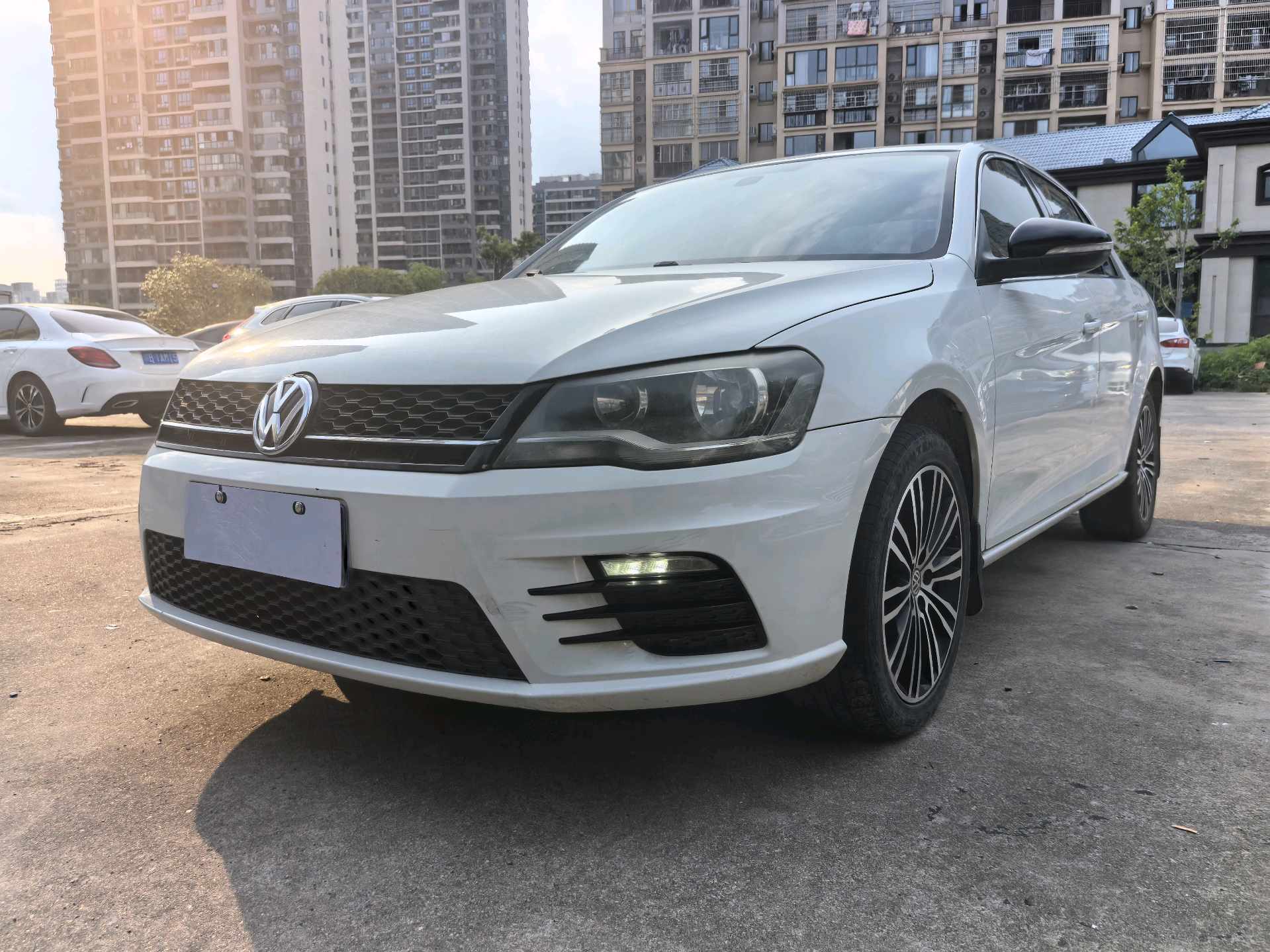 Volkswagen Bora 2014 car image 