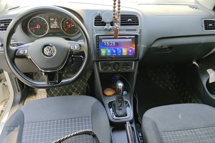 Volkswagen Polo 2017 car image #11
