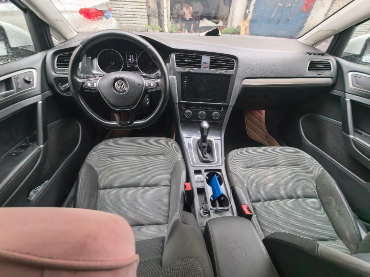 Volkswagen Golf 2020 car image #5