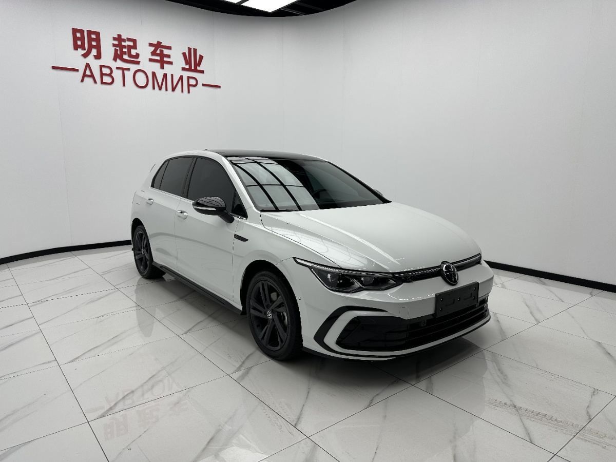 Volkswagen Golf 2023 car image #3