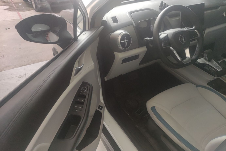 BYD Yuan Pro 2023 #16 BYD Yuan Pro 2023 car image #16