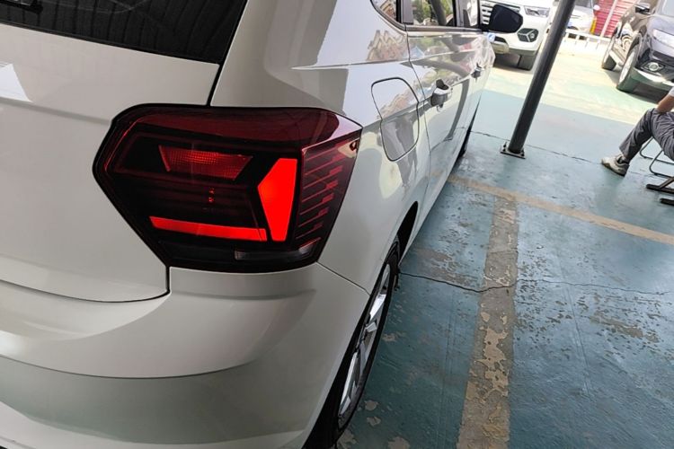 Volkswagen Polo 2021 car image #8