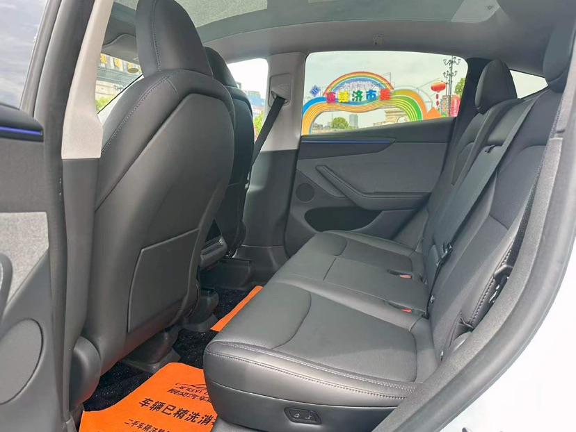 Tesla Model Y 2025 #6 Tesla Model Y 2025 car image #6