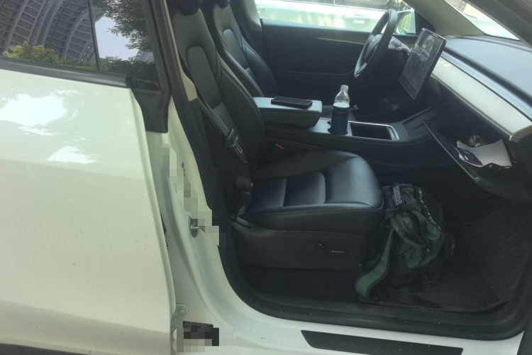 Tesla Model Y 2023 #27 Tesla Model Y 2023 car image #27