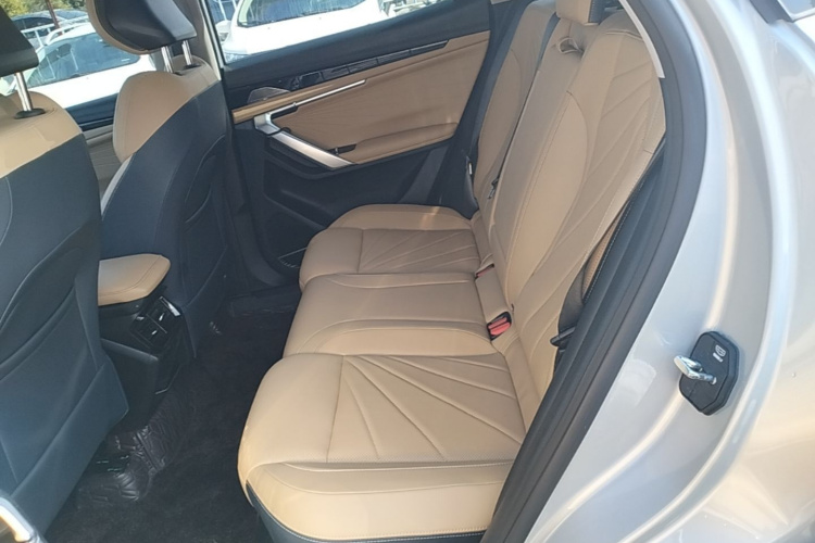 GEELY Boyue L 2024 car image #17