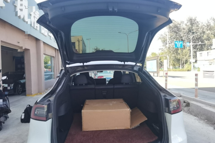 Tesla Model Y 2023 #21 Tesla Model Y 2023 car image #21