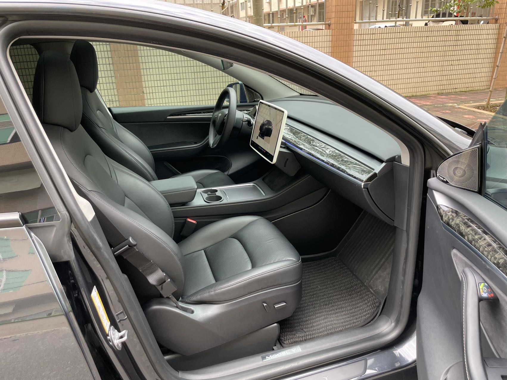 Tesla Model Y 2024 car image #6