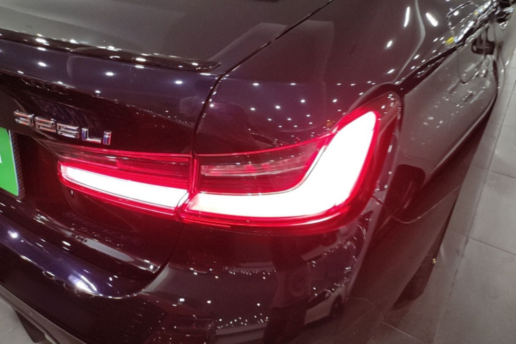 BMW 3 Series 2024 car image #8