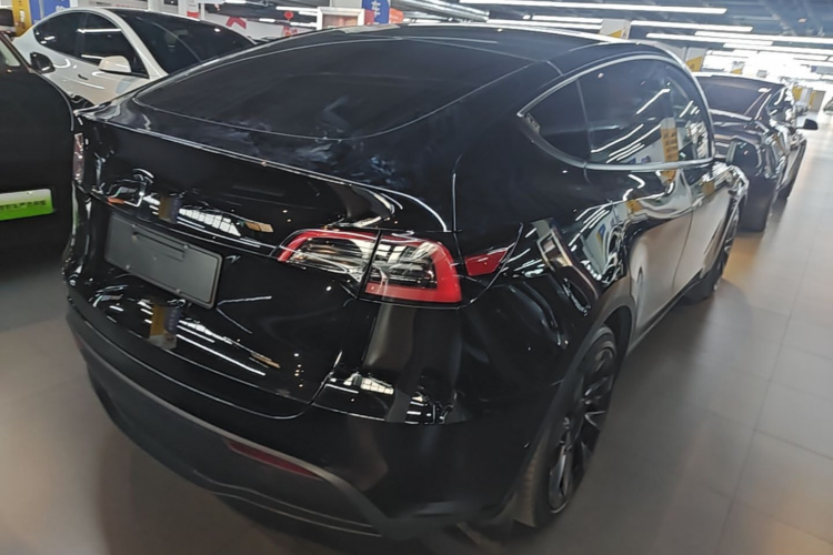 Tesla Model Y 2022 #7 Tesla Model Y 2022 car image #7