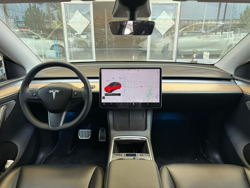 Tesla Model Y 2021 #5 Tesla Model Y 2021 car image #5