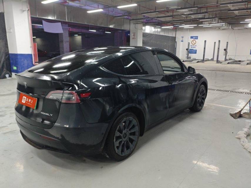 Tesla Model Y 2023 #4 Tesla Model Y 2023 car image #4