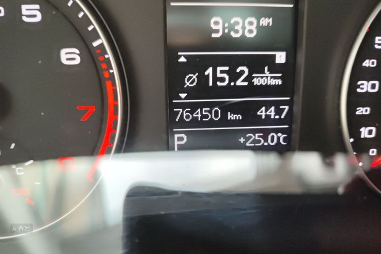 Audi Q3 2017 car image #14
