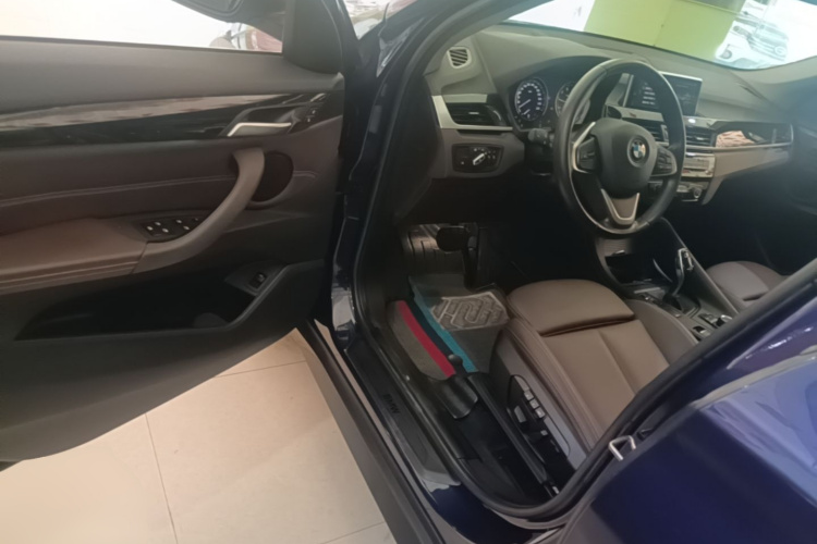 BMW X1 2019 car image #12