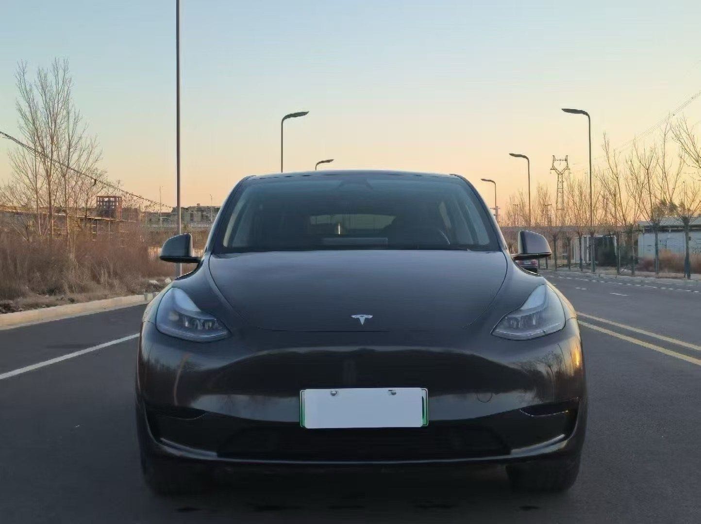 Tesla Model Y 2024 #4 Tesla Model Y 2024 image de voiture #4