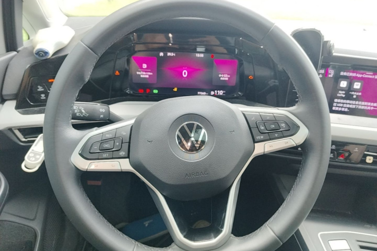 Volkswagen Golf 2022 car image #11