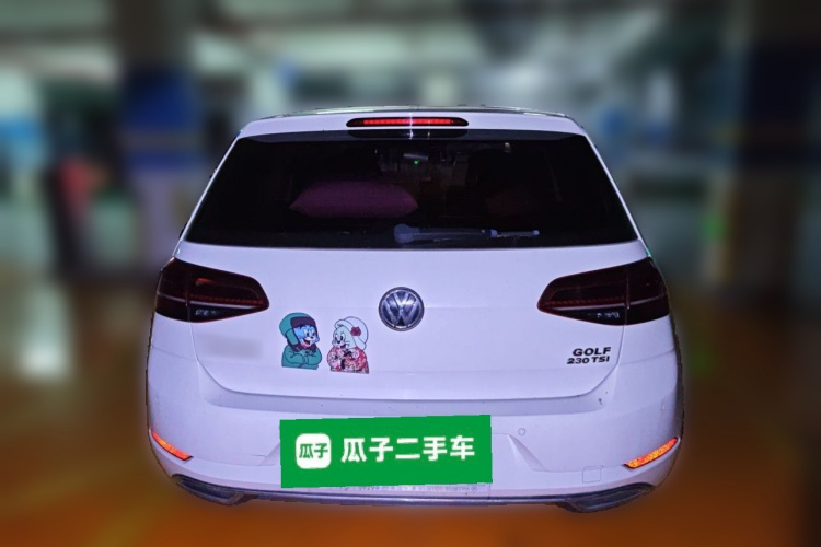 Volkswagen Golf 2018 car image #6